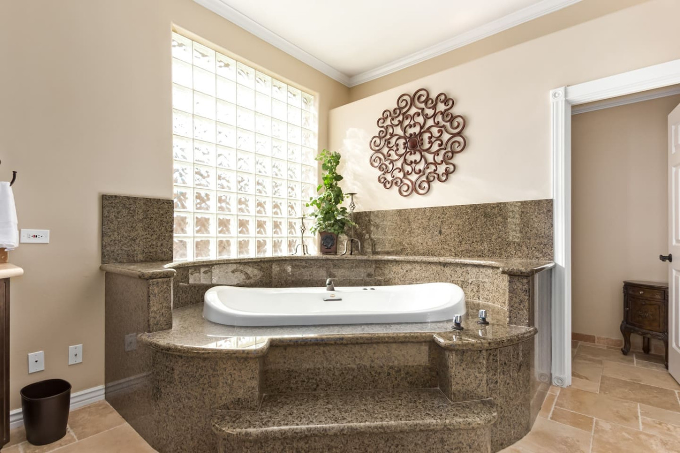 Peoria Pool House Resort